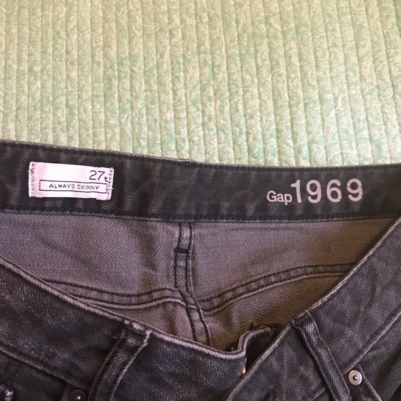 Gap Straight Mid Rise Distressed Jeans Sz 27 - Picture 3 of 3